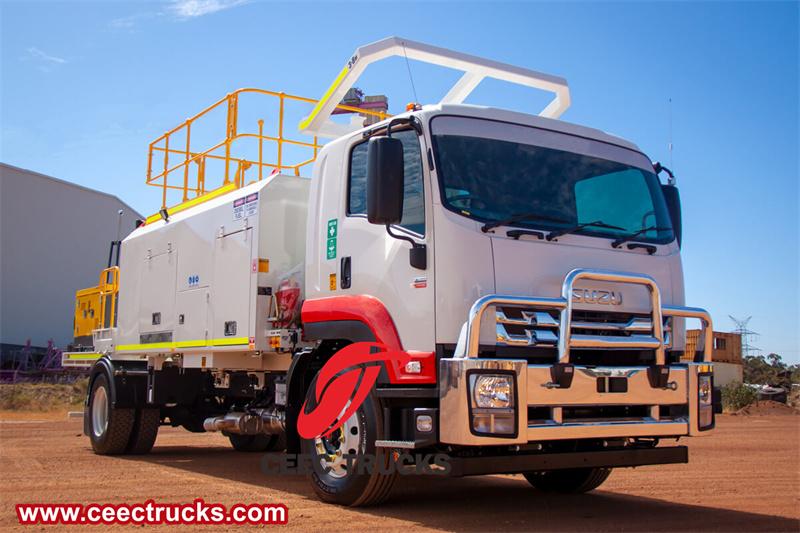 Isuzu fuel lubrication oil supply service truck