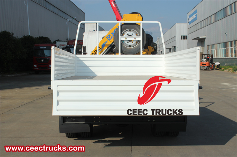 ISUZU 700P double row 5 ton folding arm truck crane