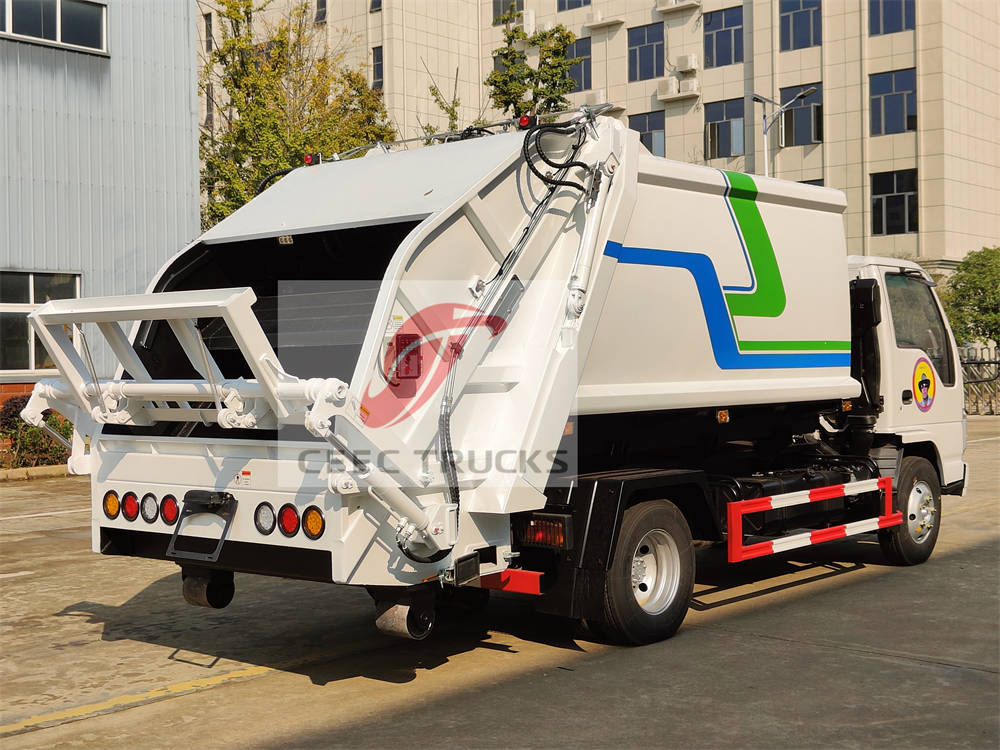 Isuzu rear loader