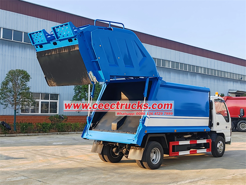 ISUZU NKR 8CBM garbage compactor truck