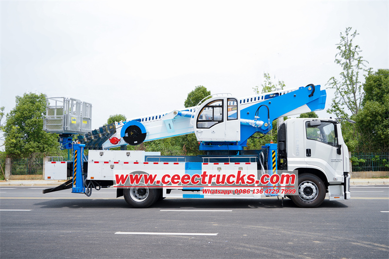 Isuzu FTR GIGA 45m aerial bucket truck