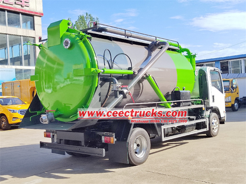 ISUZU NPR 10000L sewage tank truck