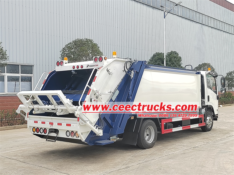 isuzu 700P rear loader garbage truck