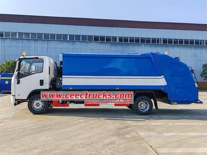 ISUZU garbage compactor truck