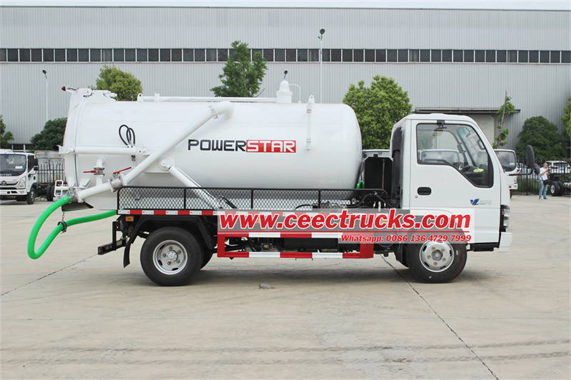 Isuzu sewage tank truck