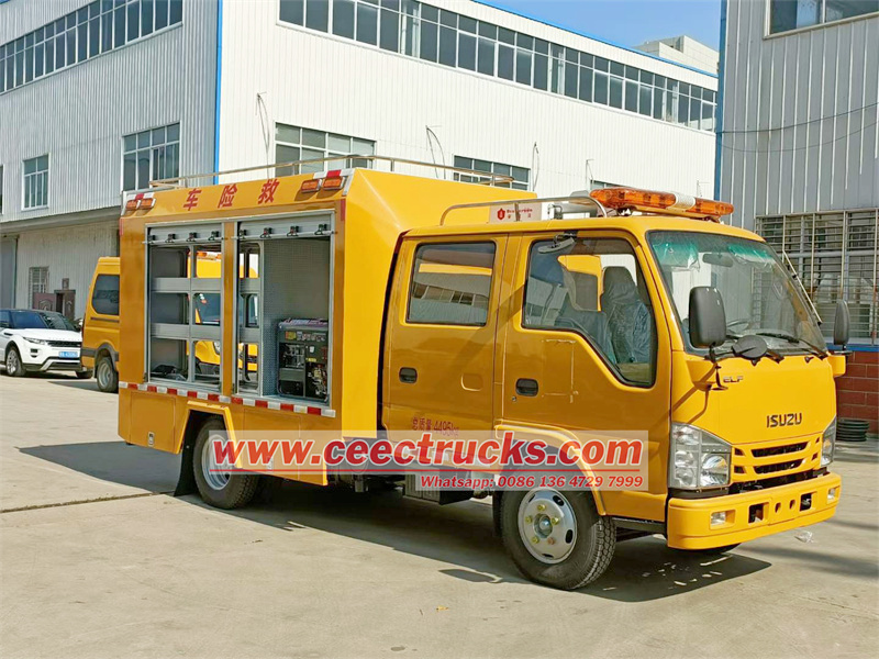 Isuzu rescue fire fighting truck