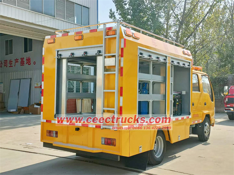 Isuzu light rescue fire engine