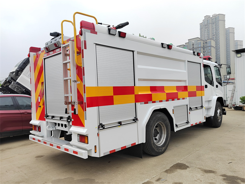 ISUZU FVR fire fighting truck