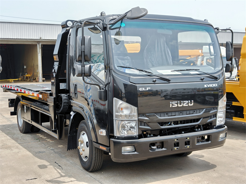 Isuzu ELF 3-ton flatbed tow truck