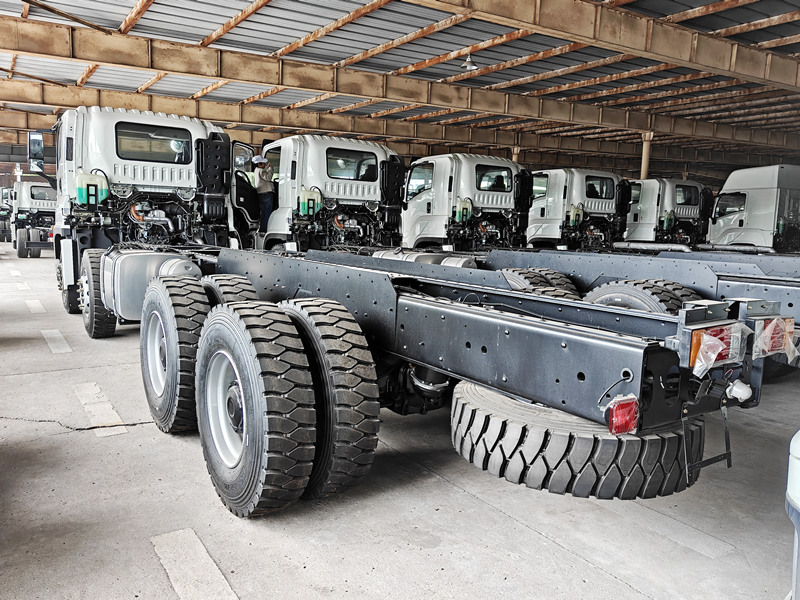 ISUZU 8x4 GIGA 520HP truck chassis