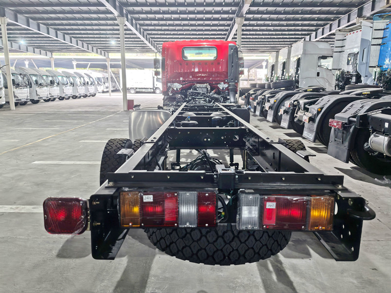 Back view of the ISUZU 4x4 cargo truck