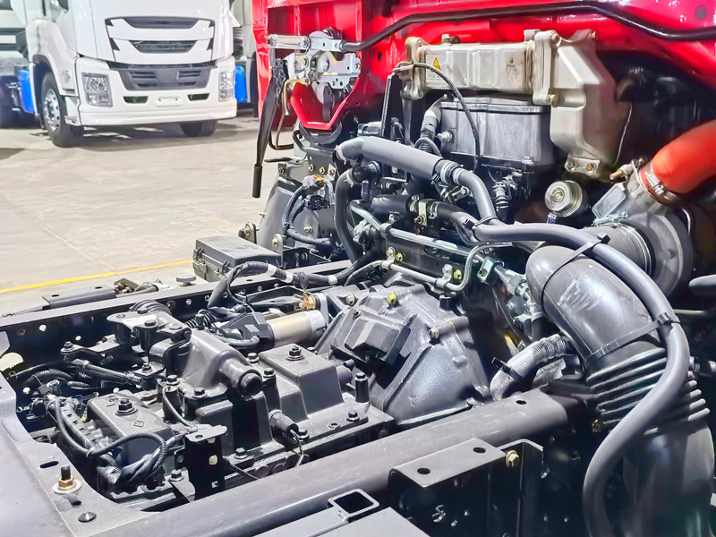 ISUZU truck chassis 4HK1 engine
