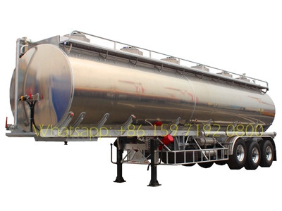 China best 3 axle oil tanker semitrailer export