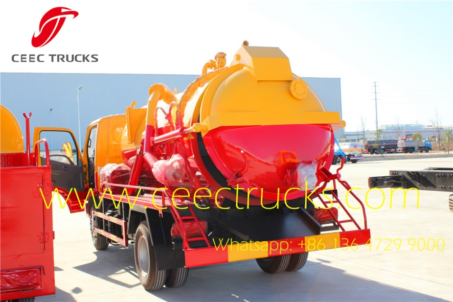 2016 best selling model 4CBM sewage suction tanker truck