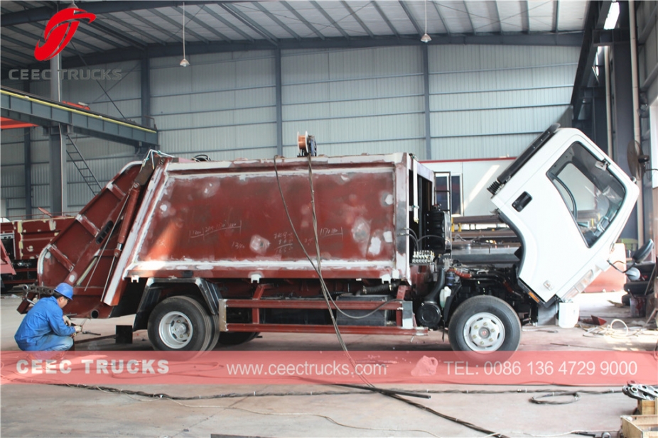 8000L garbage compactor truck ISUZU brand