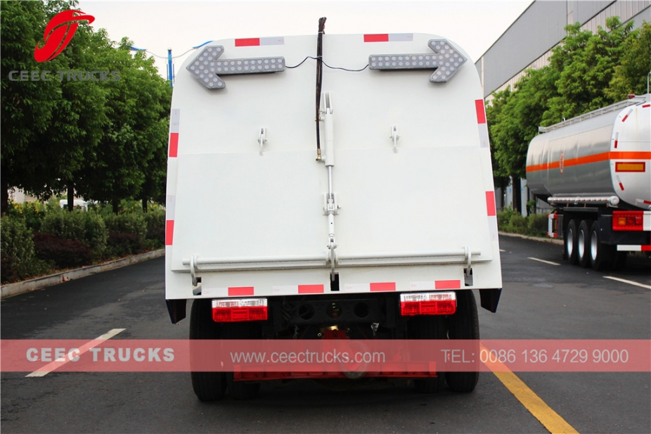 Africa Congo Dongfeng 4000L road sweeper