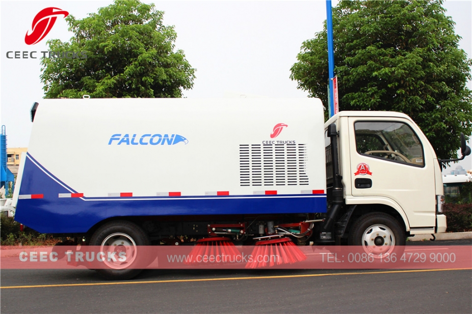 Africa Congo Dongfeng 4000L road sweeper