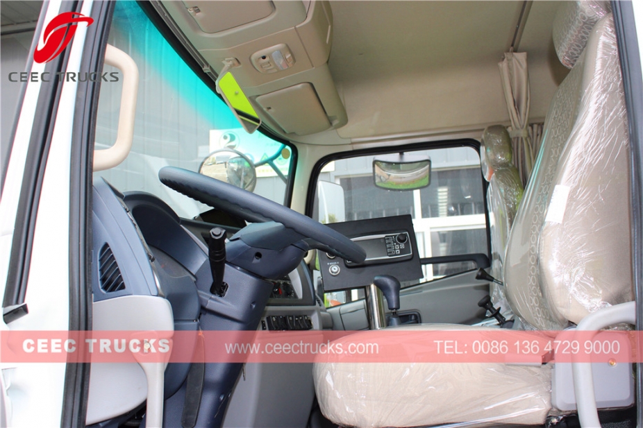 Dongfeng 12.000L Straßenkehrmaschine