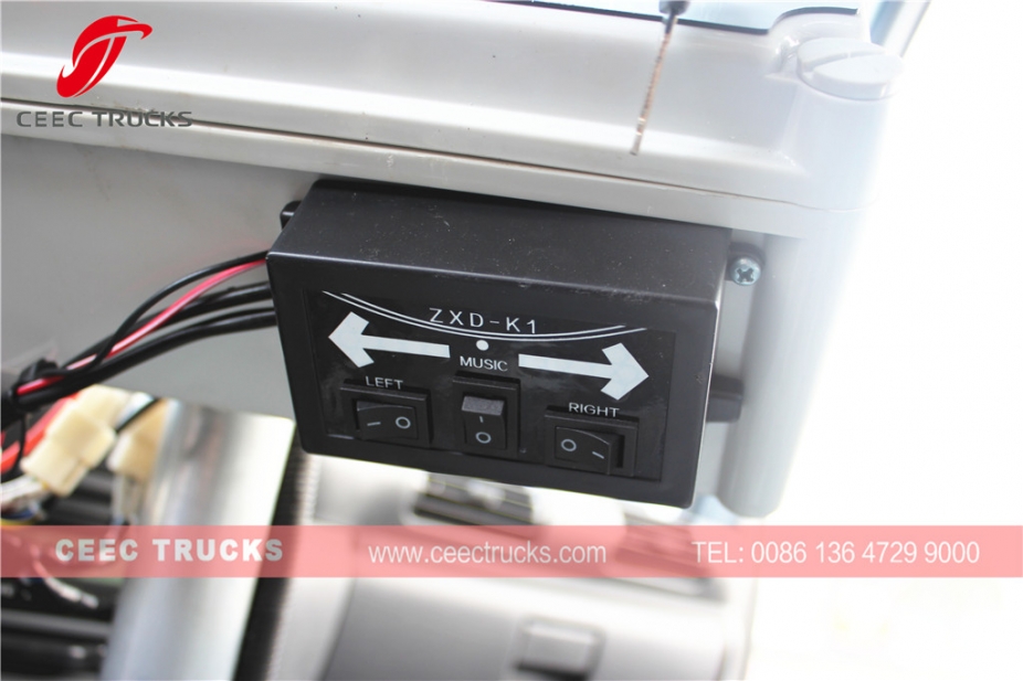 ISUZU 12CBM Straßenkehrmaschine