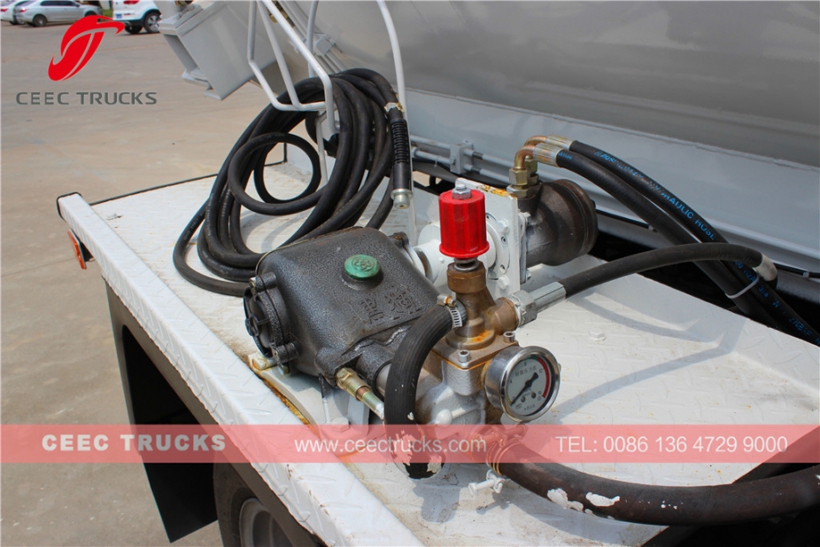 ISUZU 4.000L Küchenmülltankwagen