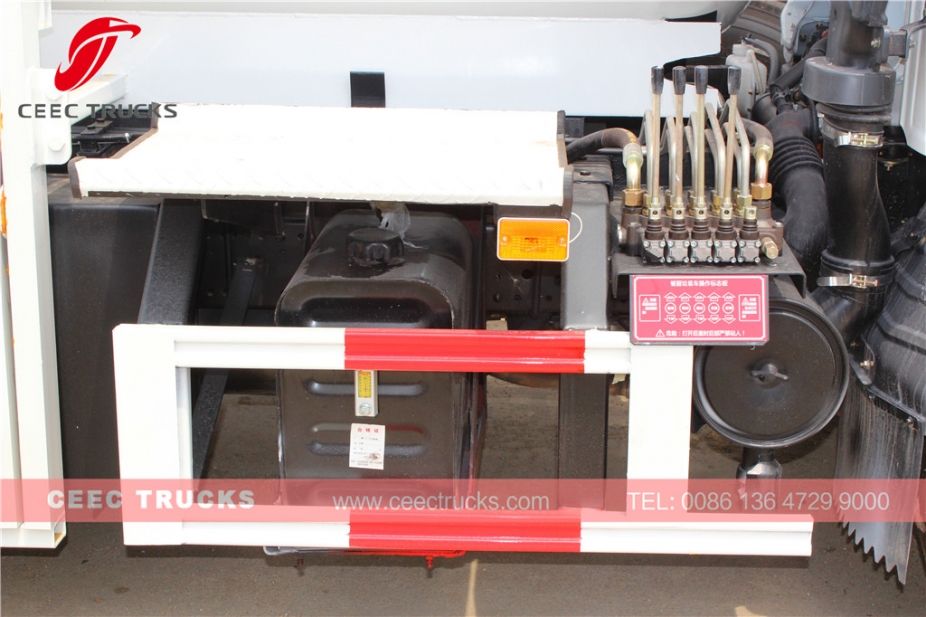 ISUZU 4.000L Küchenmülltankwagen