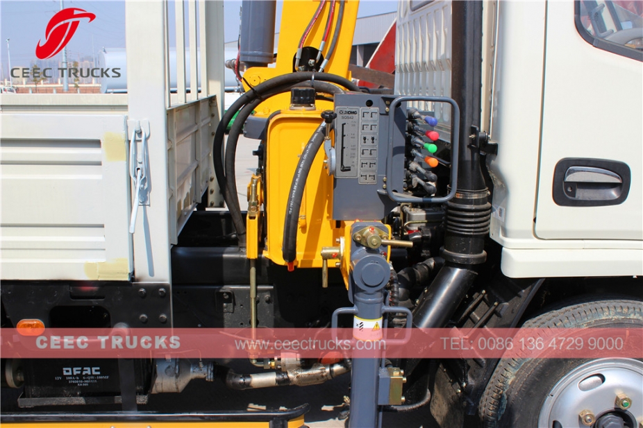 DONGFENG 2T boom crane trucks export Myanmar