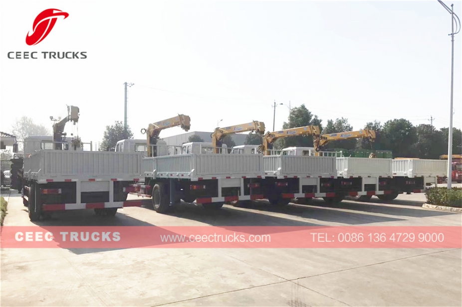 SINOTRUK 5 T truck mounted crane trucks