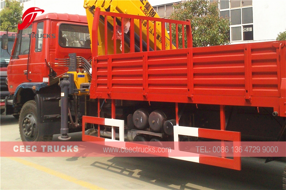 12 T knuckle mounted boom crane trucks dongfeng