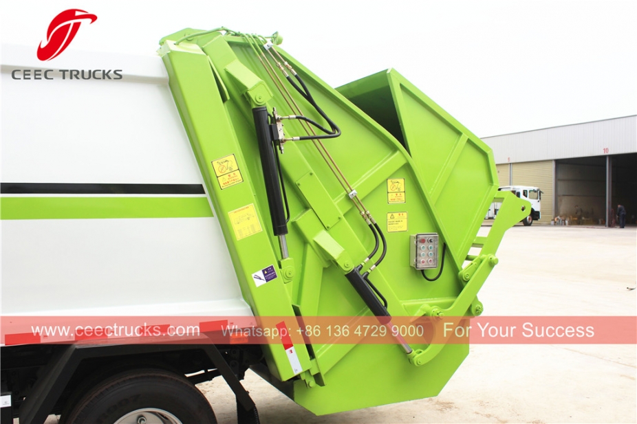 ISUZU 5cbm garbage compactor truck