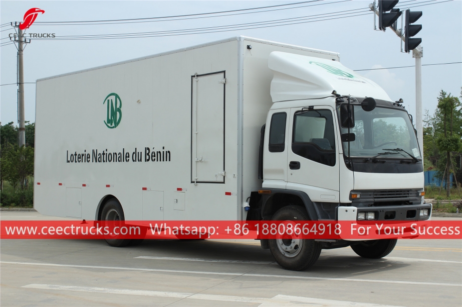 ISUZU FTR Mobiler Bühnenwagen