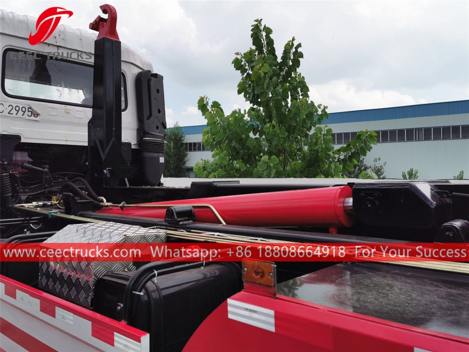 Dongfeng Hakenlader-LKW