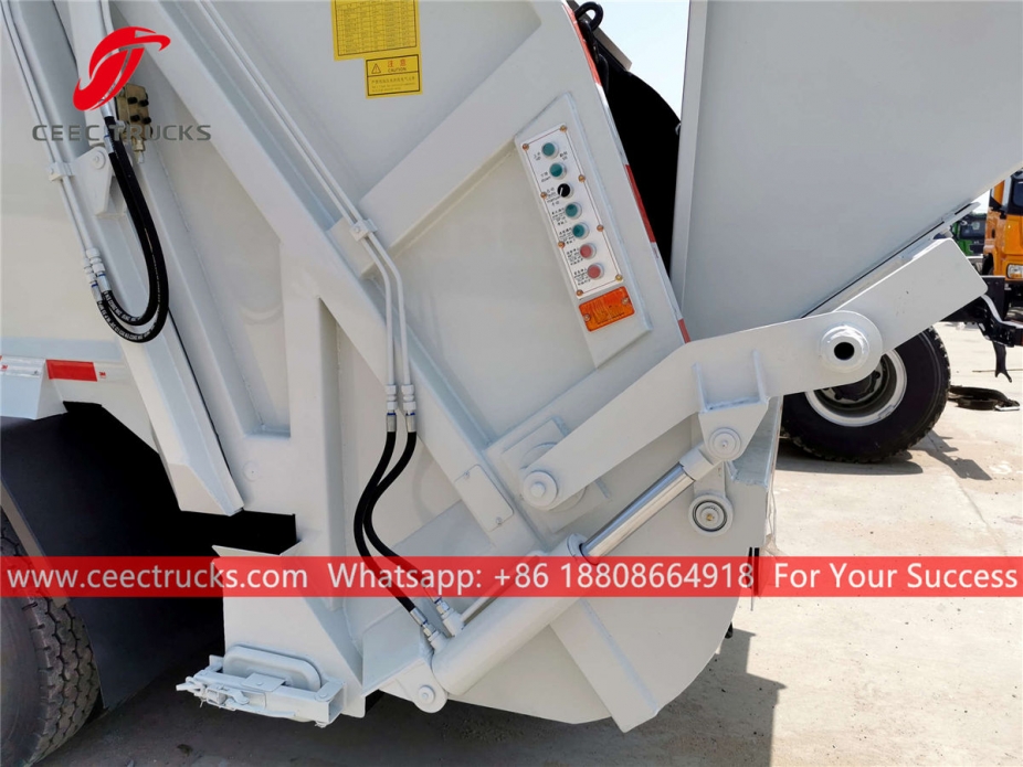 Shacman 5CBM Refuse compactor truck