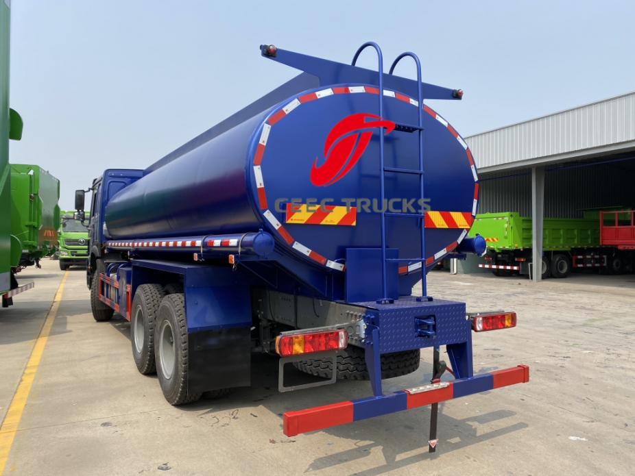 SINOTRUK Oil Transportation Trucks HOWO Diesel Delivery Tank Truck