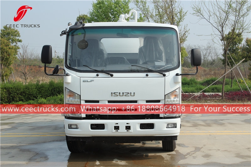 ISUZU 4×2 vacuum tanker truck