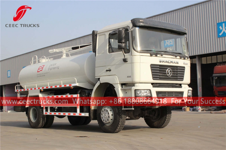 Shacman 6 wheeler AWD vacuum sewer truck