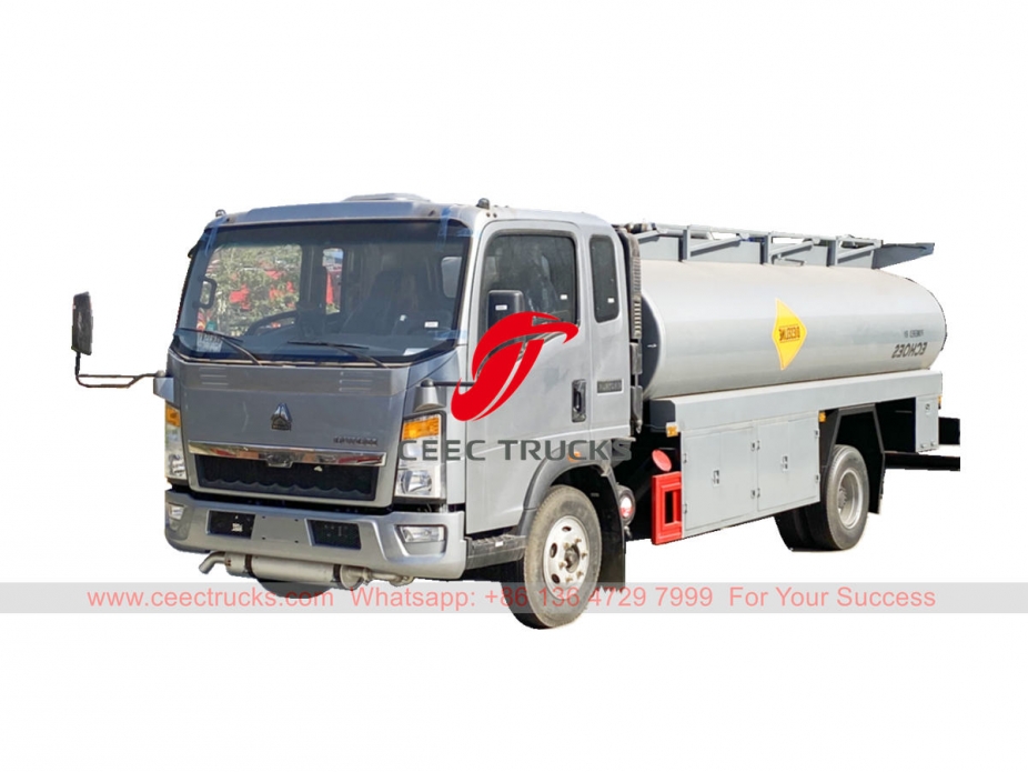 HOWO RHD refueling truck