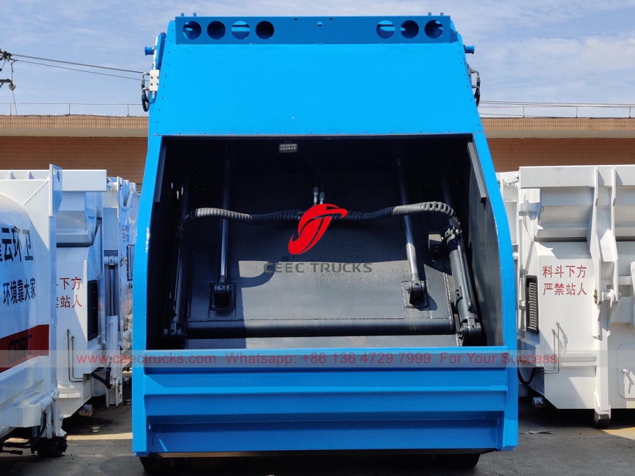 Customized waste compactor body