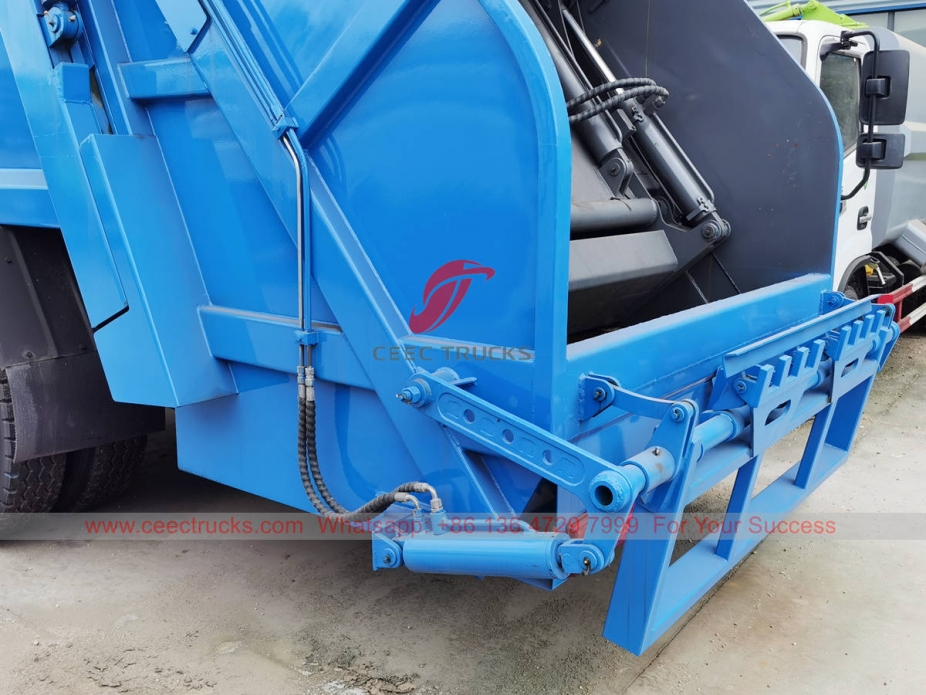 HOWO RHD 12CBM waste compactor truck for export