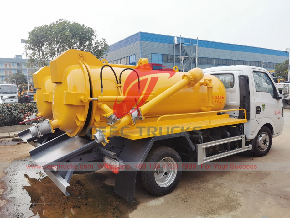 Dongfeng small sewer vacuum truck at special offer