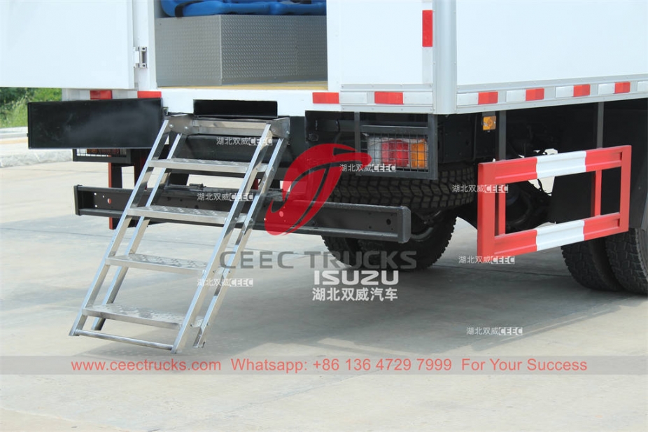 Customized ISUZU ELF 700P 4WD passenger carrier truck for sale