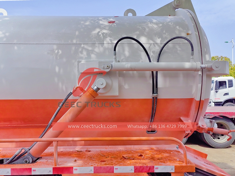 HOWO 4×2 right hand drive sewage suction truck