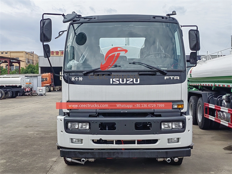 ISUZU FTR 12.000L Wassertankwagen nach Vietnam