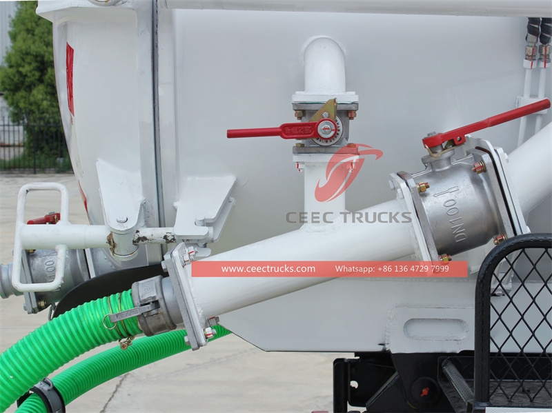 ISUZU mini vacuum sewage truck with factory direct sale