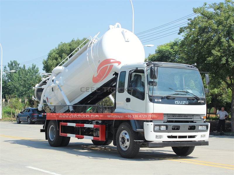 ISUZU FTR 6 wheeler vacuum suction truck made in China