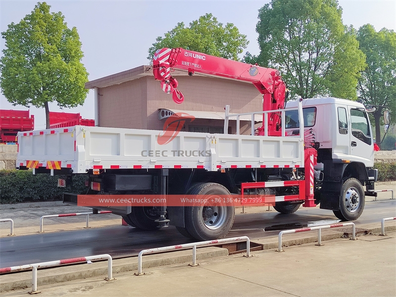 ISUZU FVR 4×4 Truck Mounted Crane UNIC 8 tons with factory direct sale