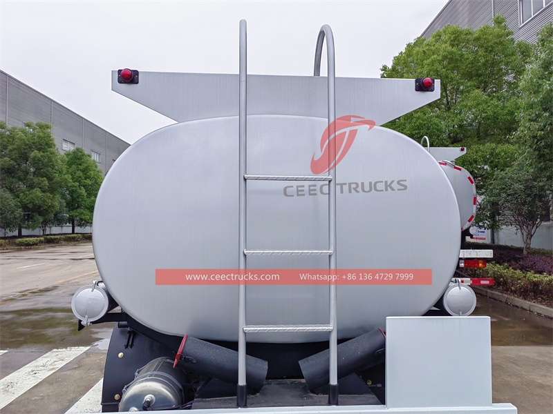 HOWO 140hp light duty Fuel Tank Truck made in China