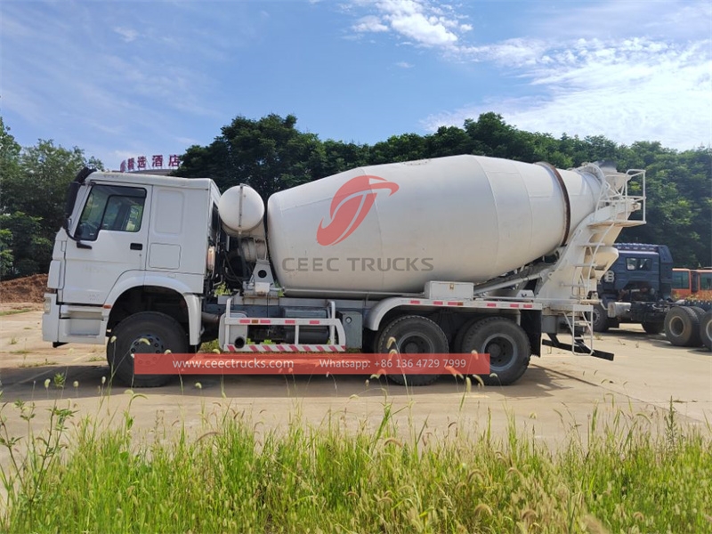 Used HOWO heavy duty 340HP Concrete Mixer Truck from China