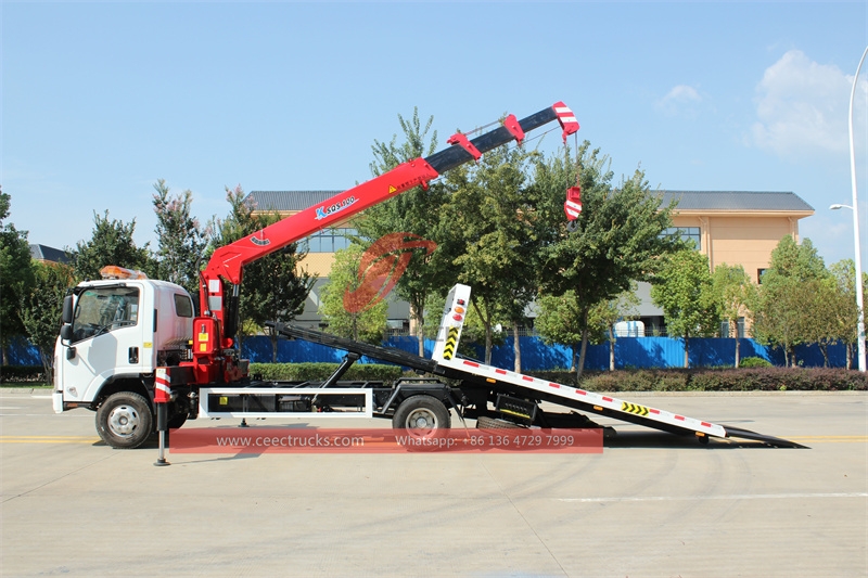 ISUZU ELF breakdown wrecker truck with 4ton crane made in China