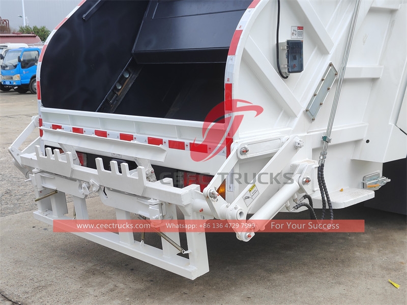 Dongfeng 10 wheeler rear load waste disposal truck