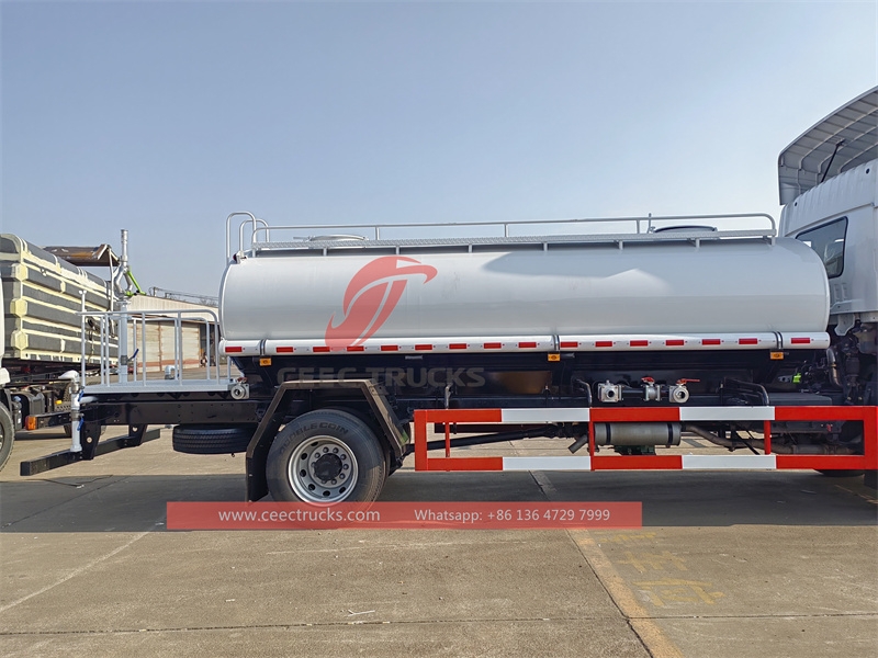 FAW JK6 water sprinkler truck with factory direct sale